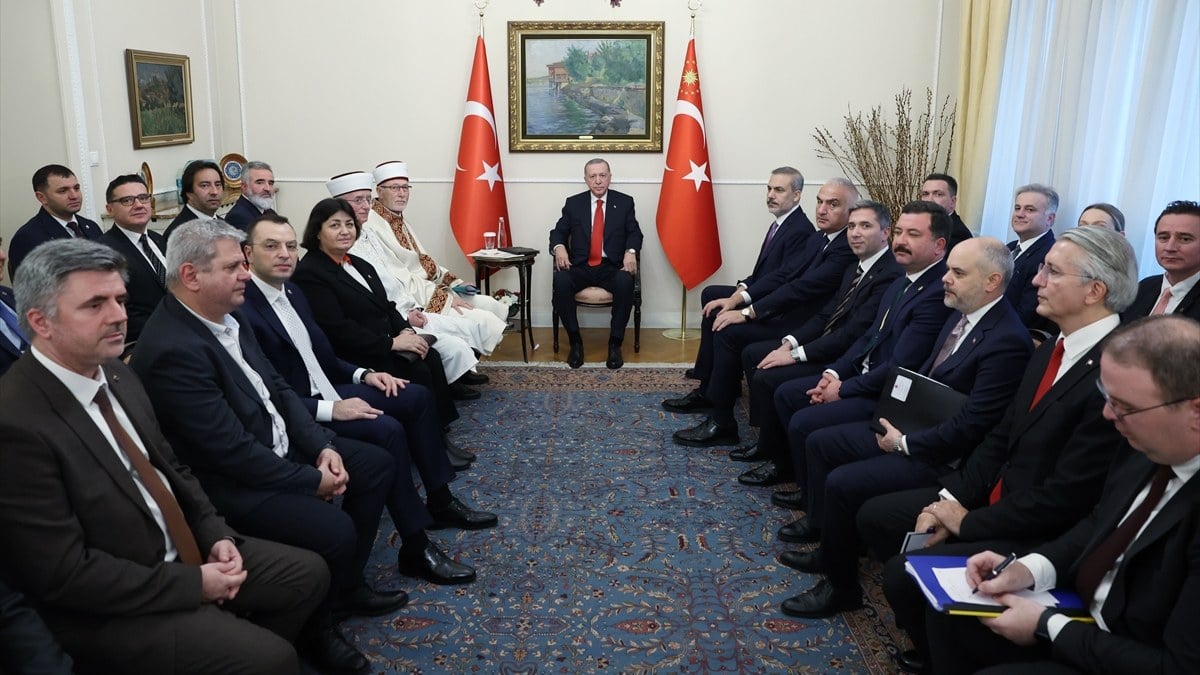 Cumhurbaşkanı Erdoğan’dan Türkiye’nin Atina Büyükelçiliğine ziyaret
